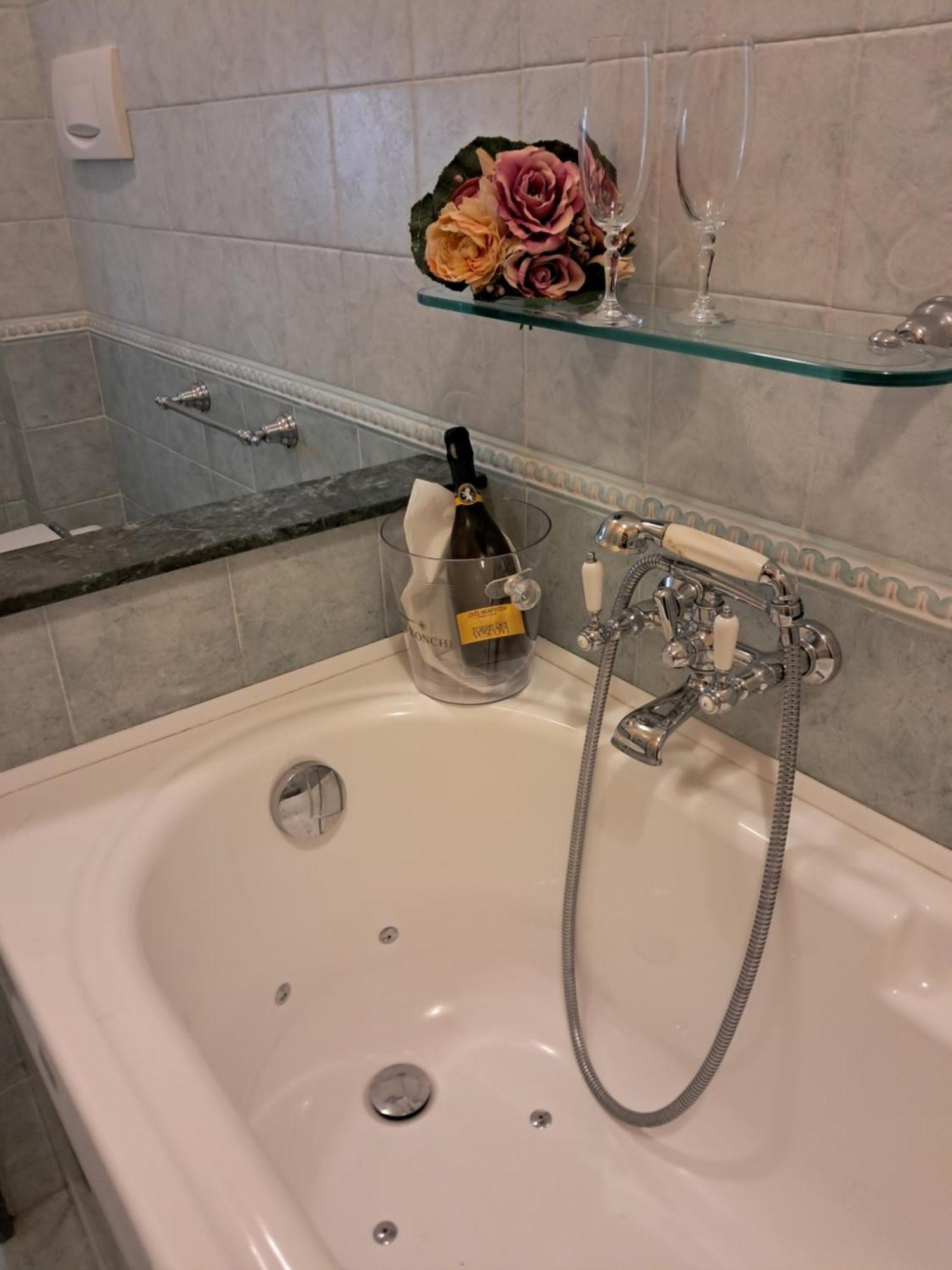 Roses House Apartment Porto San Giorgio Bagian luar foto